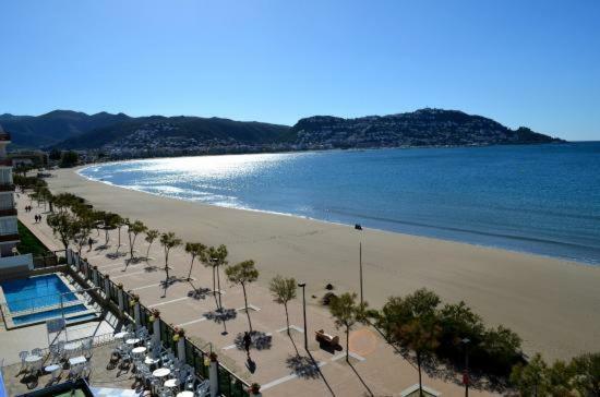 Holidays Penthouse Vues Panoramiques Sur Le Port Naval,Un Sejour Elegant Assure " Wifi Parquing Gratuit 로지즈 외부 사진